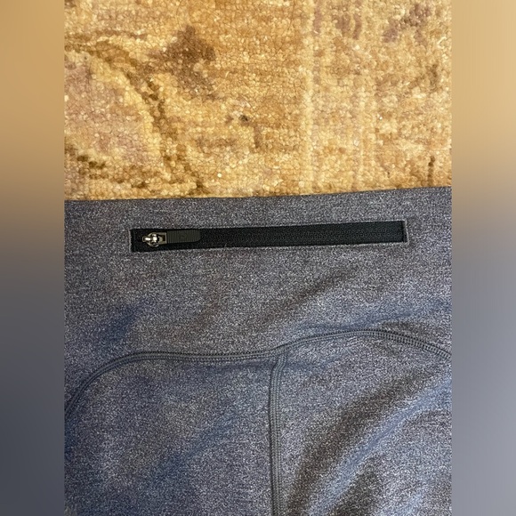 Lululemon Leggings size 4 - Picture 5 of 9